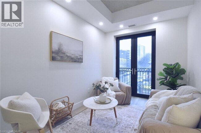 Photo du bâtiment - 169 James St S