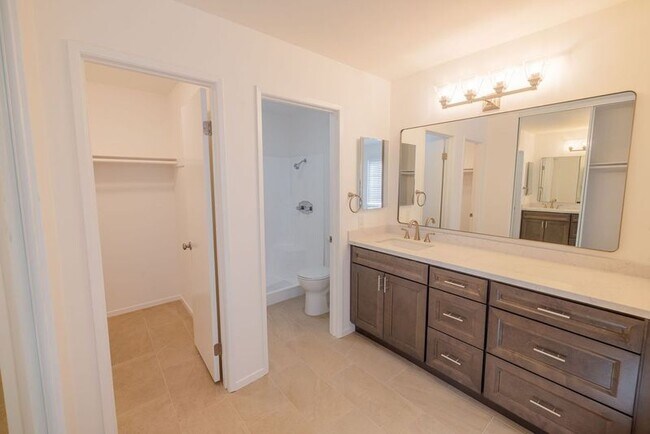 Foto del edificio - 852 Tamayo Dr