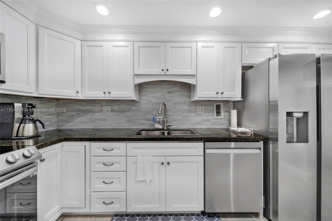 Building Photo - 4250 Galt Ocean Dr