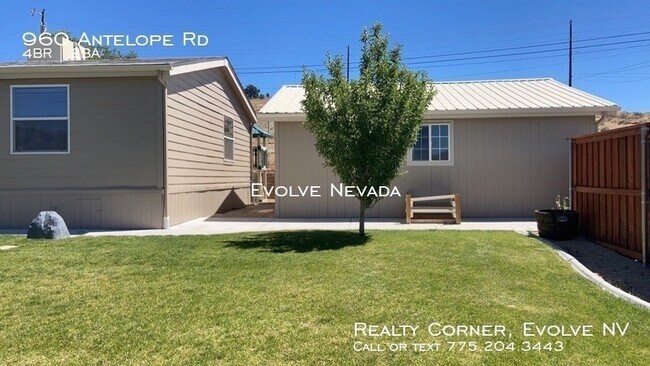 Building Photo - 4 Bed, 2 Bath Home with Gorgeous Views