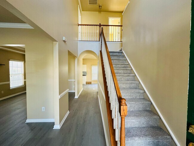 Foto del edificio - 9452 Willow Tree Ln