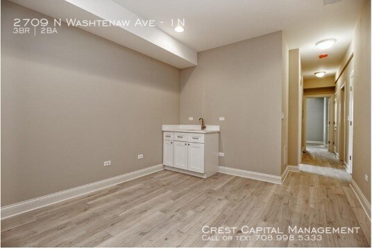 Foto del edificio - 2709 N Washtenaw Ave -1N