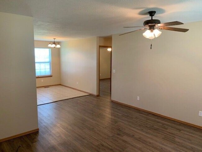 Building Photo - 408 Bradford Pear