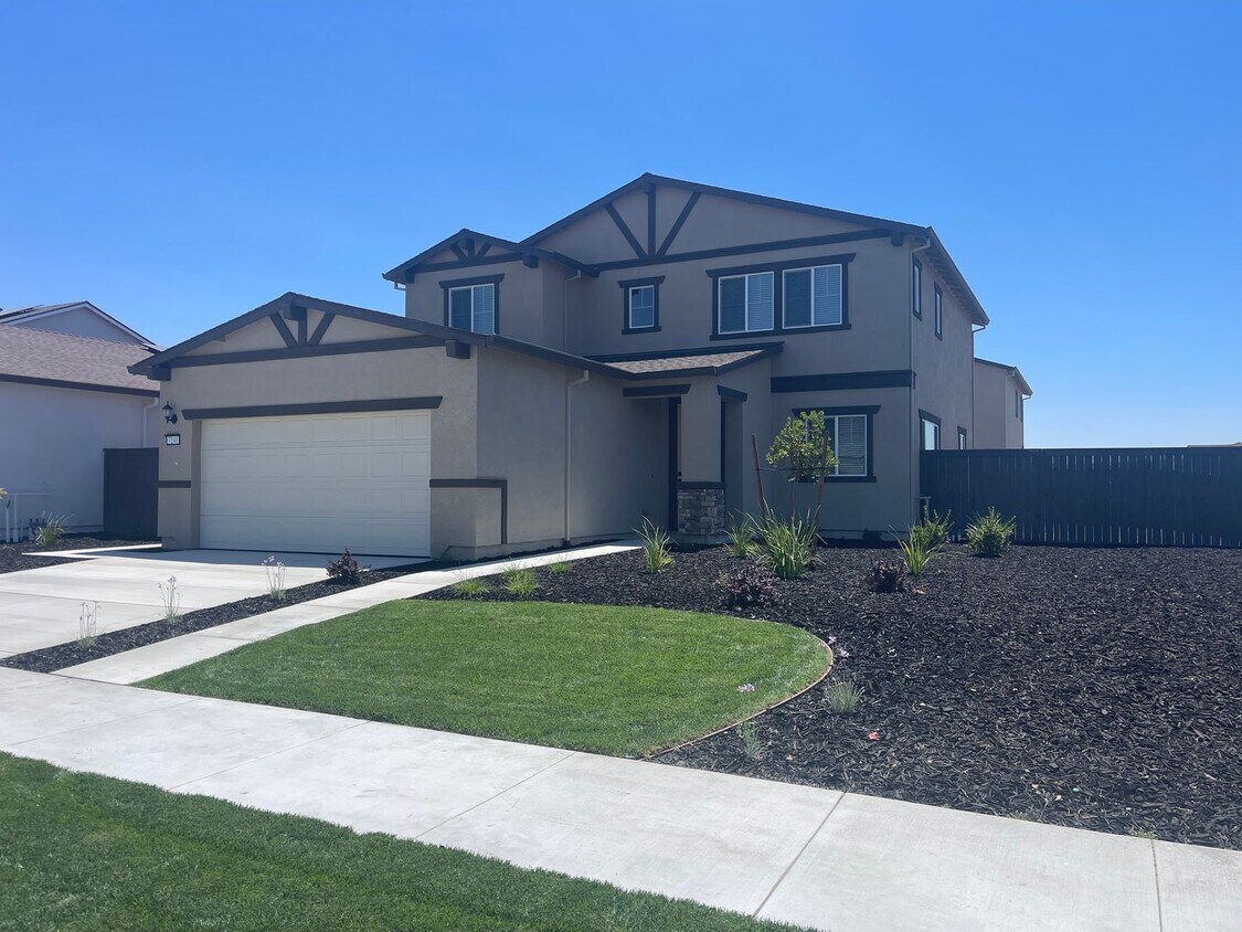 Primary Photo - Brand New 5br Home - Waterfront at Westlake