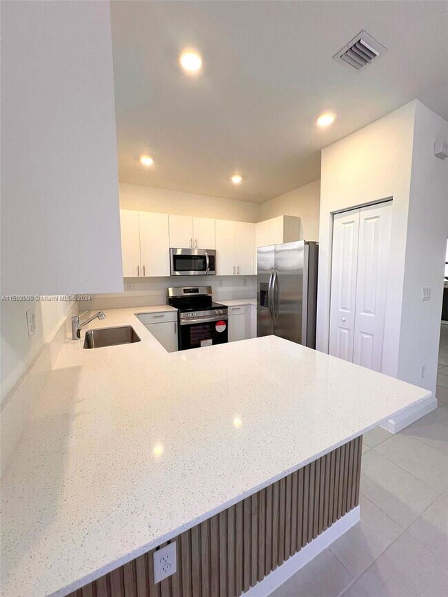 Foto del edificio - 12946 SW 231st St