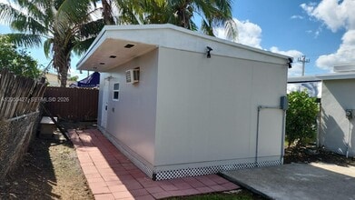 Building Photo - 3533 SW 91 Ave