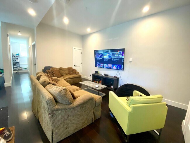 Building Photo - Desirable Mission Hill Location, Sigle-Fam...