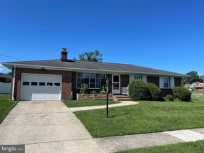 Building Photo - 624 Gayle Dr