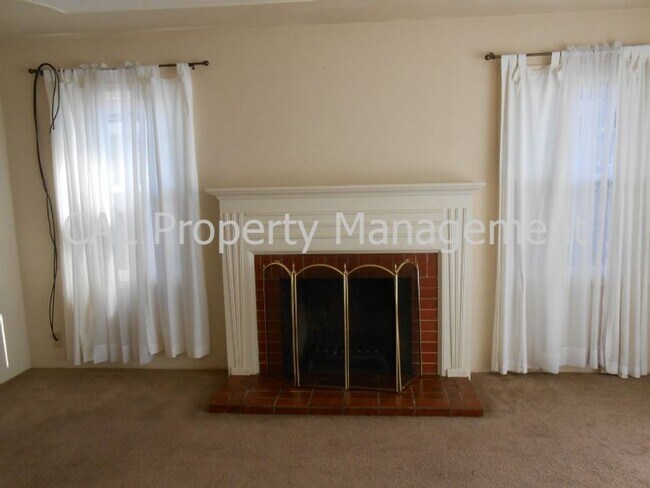 Building Photo - HAM-1214 -1216 CLAREMONT ST.