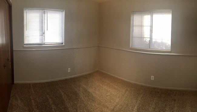 Building Photo - 1237 60th St SE