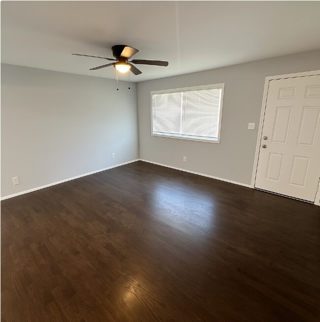 Foto del edificio - 8616 Winchester Ave