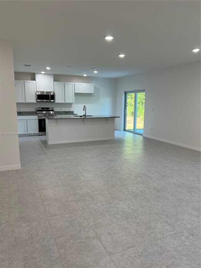 Foto del edificio - 55 Douglas Ave S