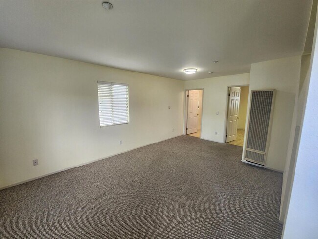 Building Photo - Grace4812