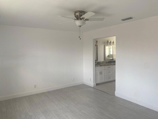 Foto del edificio - Northwest 107th Way, Sunrise, FL 33351 - 3 BR 2 BA single-family home