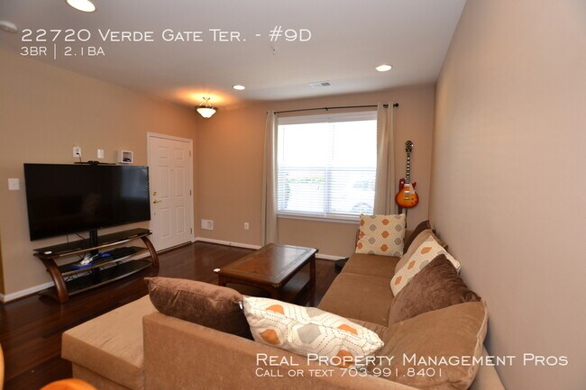 Building Photo - 22720 Verde Gate Terrace