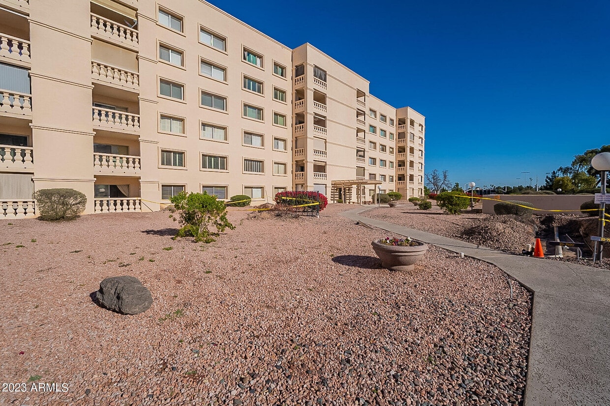 7920 E Camelback Rd Unit 404, Scottsdale, AZ 85251 Room for Rent in