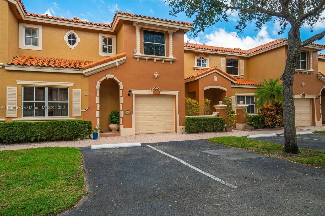 Primary Photo - 8423 NW 138th Terrace