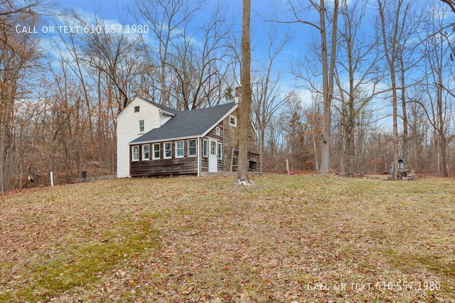 Primary Photo - Cottage Home Located in Evansburg State Pa...