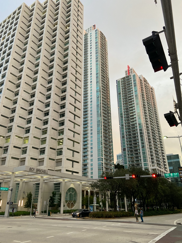 Foto del edificio - 950 Brickell Bay Dr