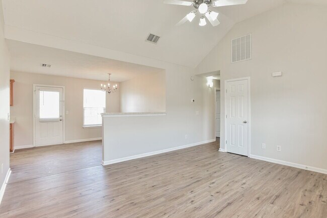 Foto del edificio - 154 Dreville Dr