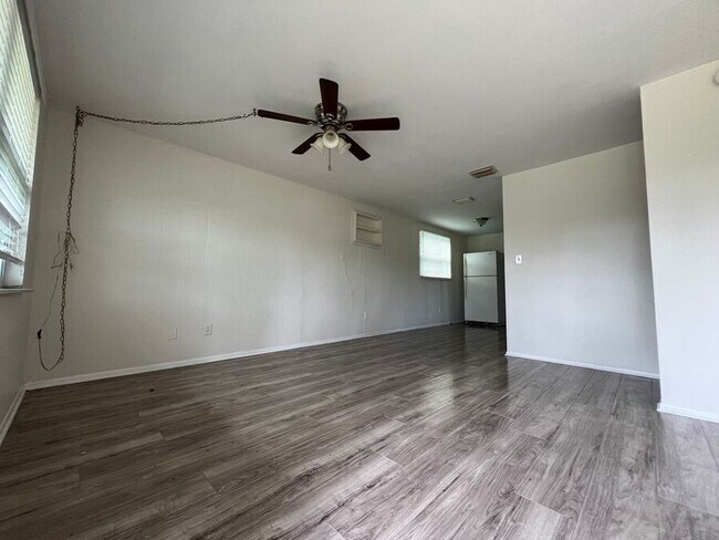 Photo - 9317 Goldenrod Rd Apartment