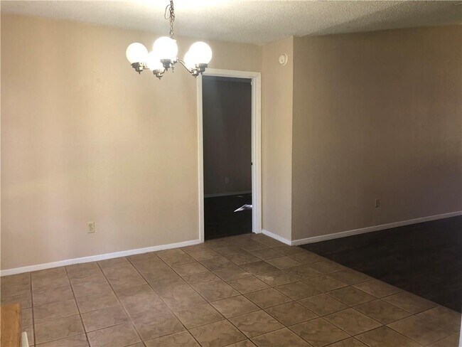 Foto del edificio - 6211 Sunkist Ln