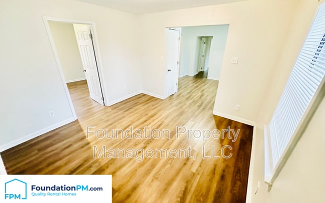 Building Photo - 2150 Howell Ave
