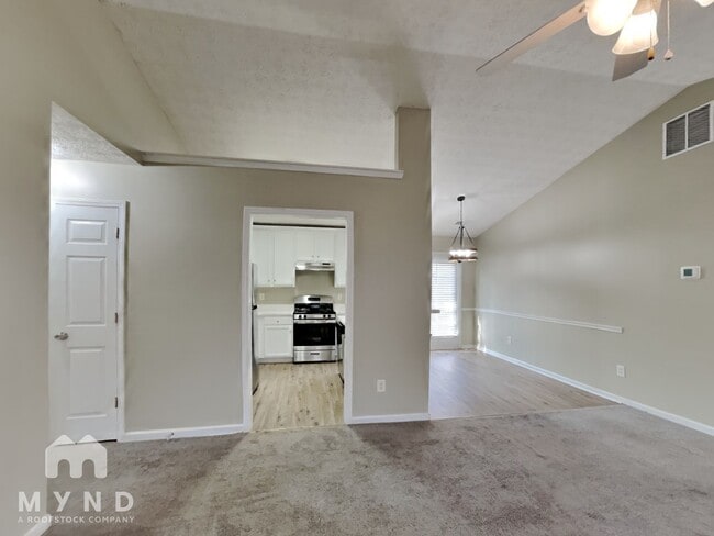 Building Photo - 185 Waters Edge Dr