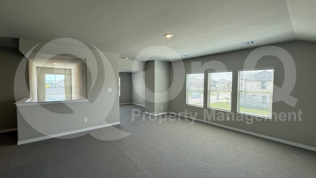 Building Photo - 685 Briar Dr