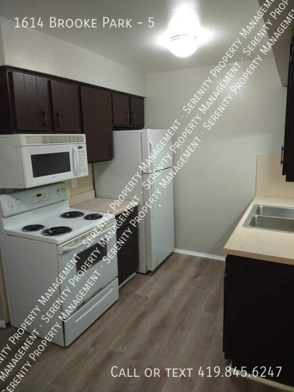 Foto del edificio - 1614 Brooke Park Dr