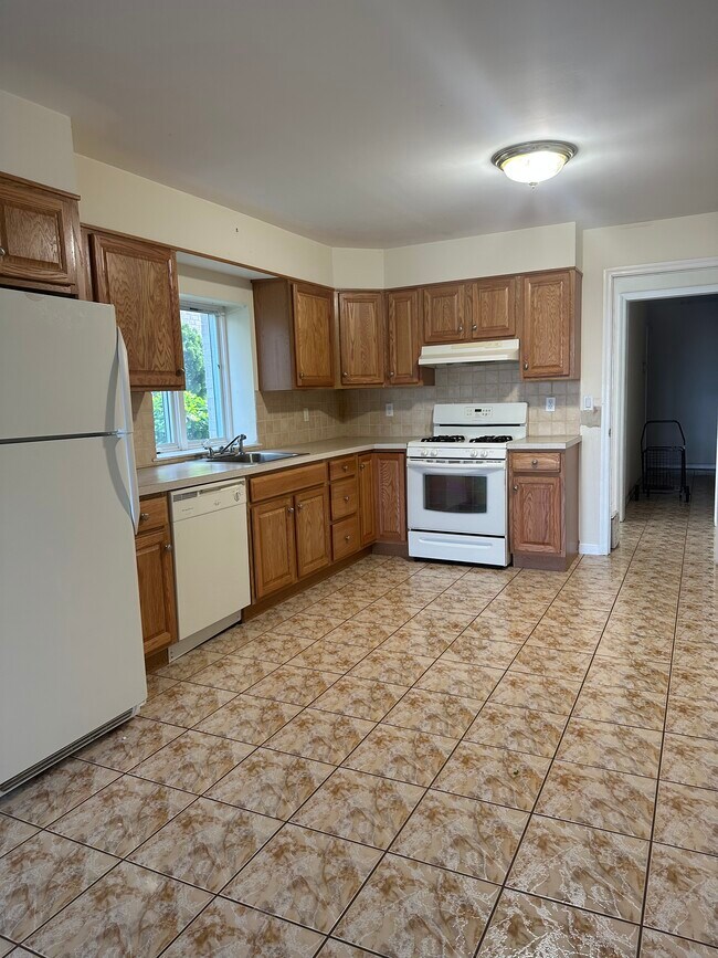 Kitchen - 14 Smart Ave