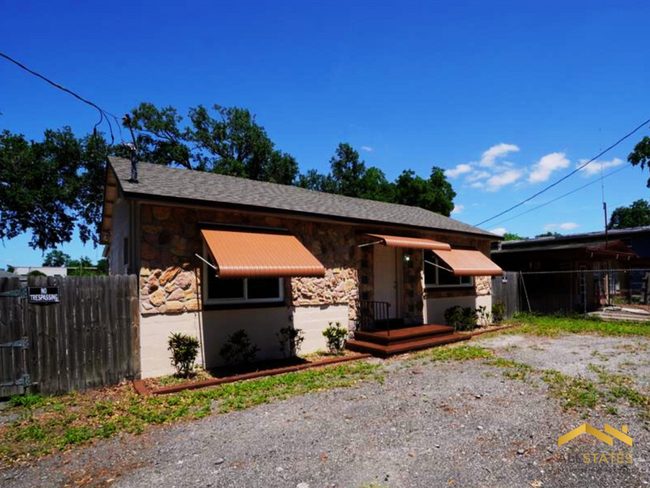 Building Photo - 2037 W Pine St