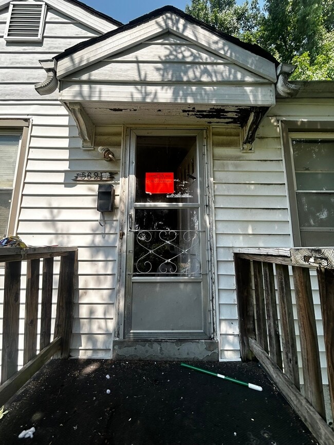 Building Photo - 5621 Sunbury Ave