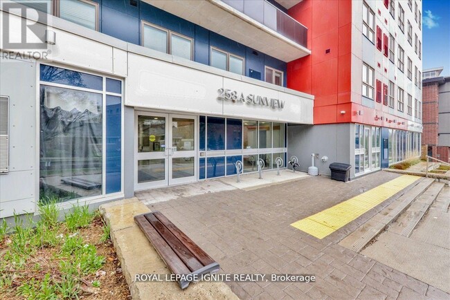 Building Photo - 258A-258A Sunview St