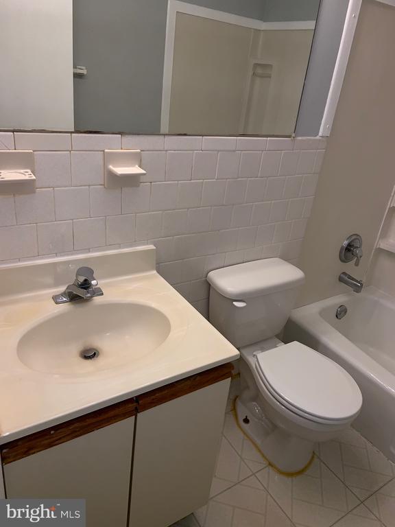 Foto del edificio - 7092 Spring Garden Dr