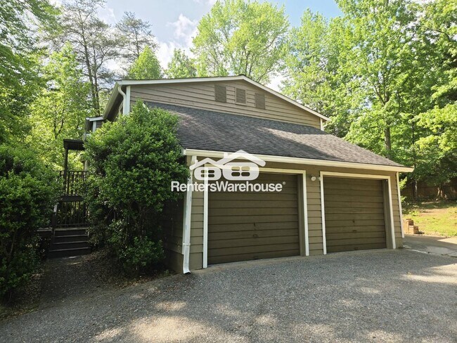 Foto del edificio - 4486 Poplar Terrace