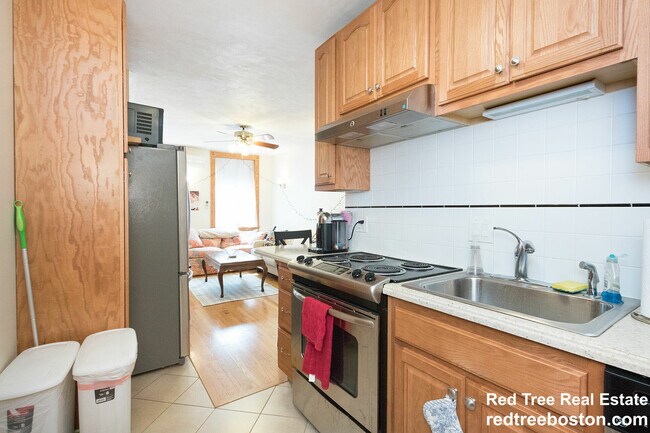 Building Photo - 89 Myrtle St