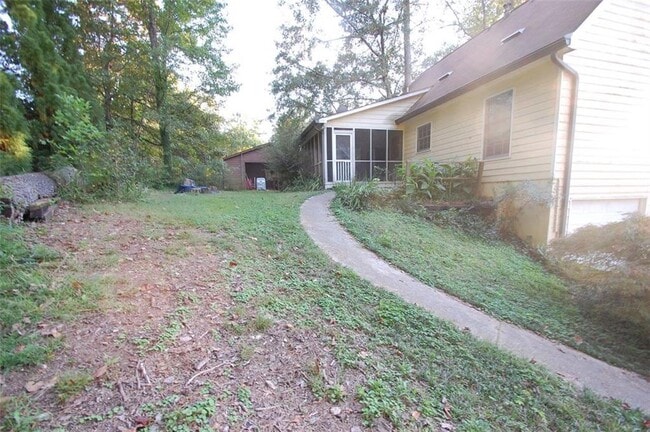 Foto del edificio - 5511 Burrus Ln