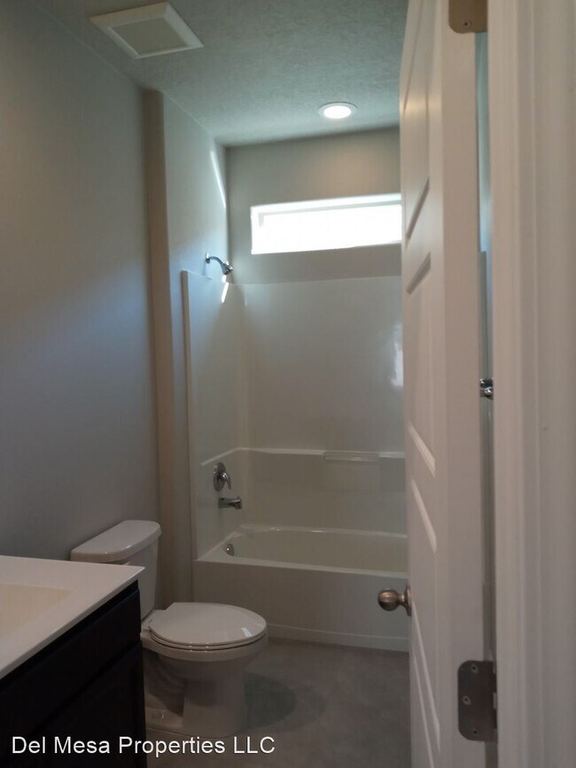 Building Photo - 3 br, 2 bath House - 6484 Gannett Dr NE