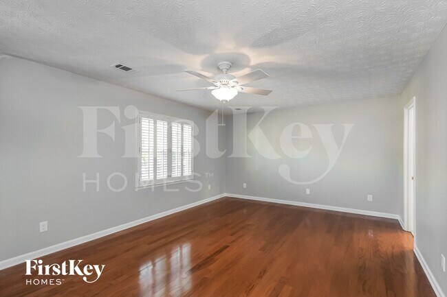 Foto del edificio - 3601 Robinson Walk Dr