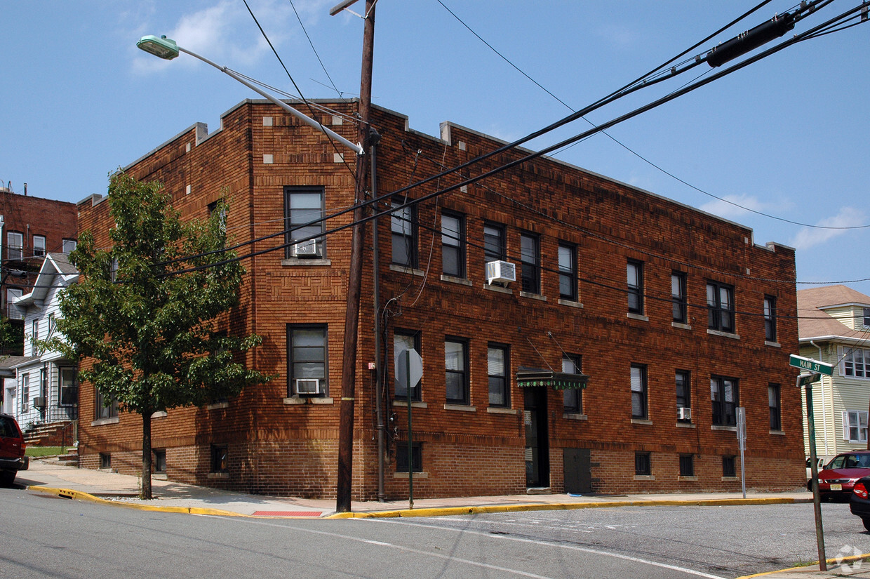 Primary Photo - 1 Edison Pl