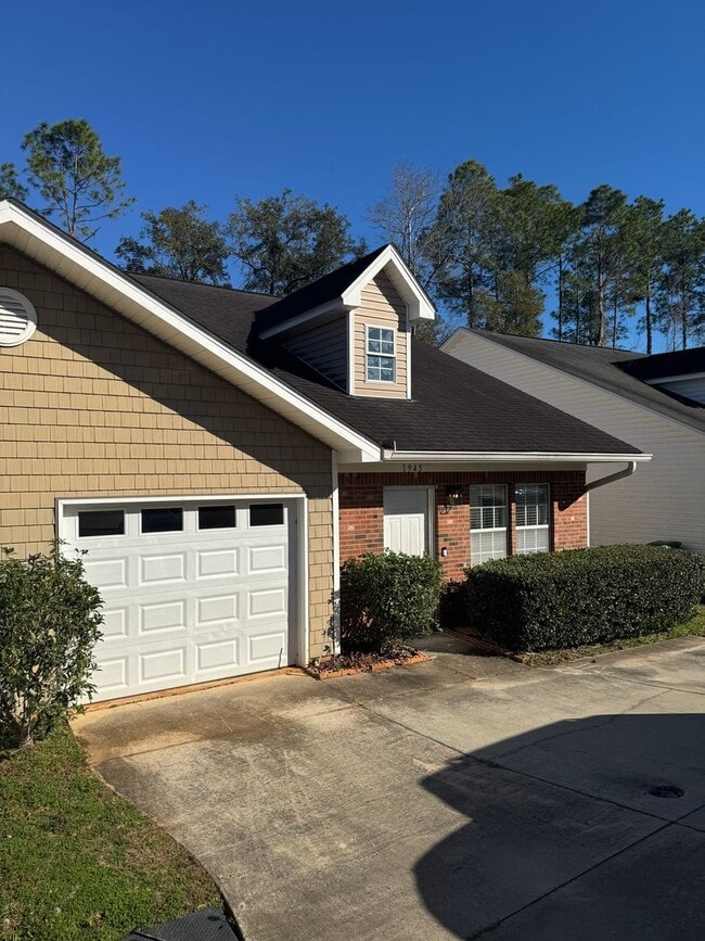 Spacious 3BR/3BA Home on Nena Hills – Private Driveway, Garage & Patio – $1,600/Month - Spacious 3BR/3BA Home on Nena Hills – Private Driveway, Garage & Patio – $1,600/Month