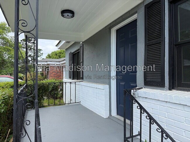 Building Photo - 1210 W 42nd St