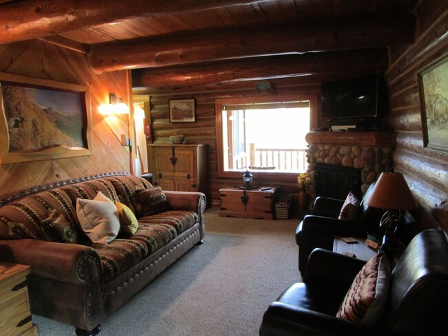 Building Photo - 4 bedroom  Whitefish River Cabin