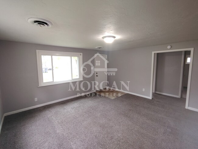 Building Photo - 608 Ellenhurst Dr