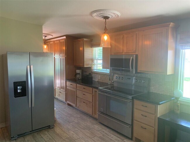 Foto del edificio - 166 Creekside Dr