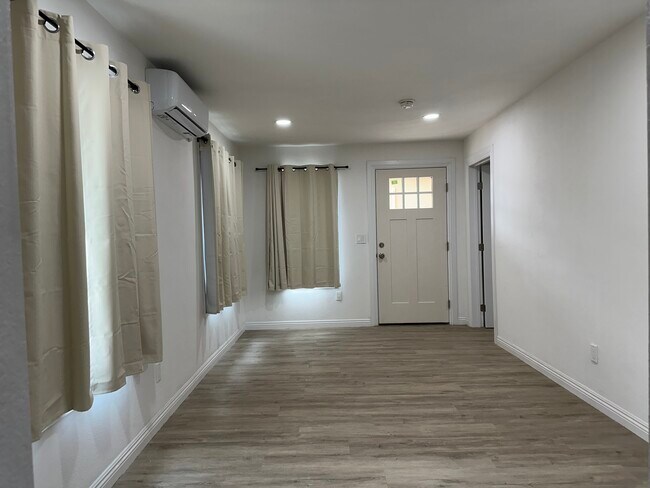 Building Photo - 3153 Garden Ave