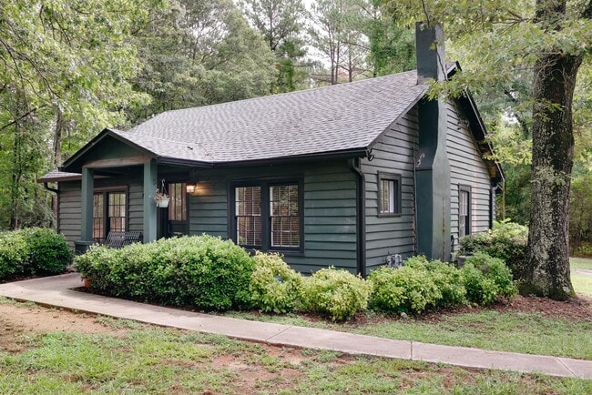 Photo - 505 Cherokee Rd House