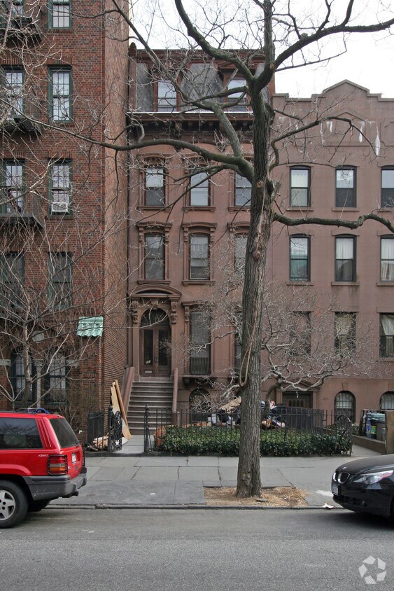 Primary Photo - 283 Washington Ave
