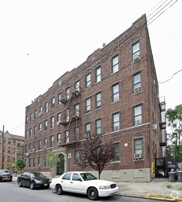 Building Photo - Snyder Court